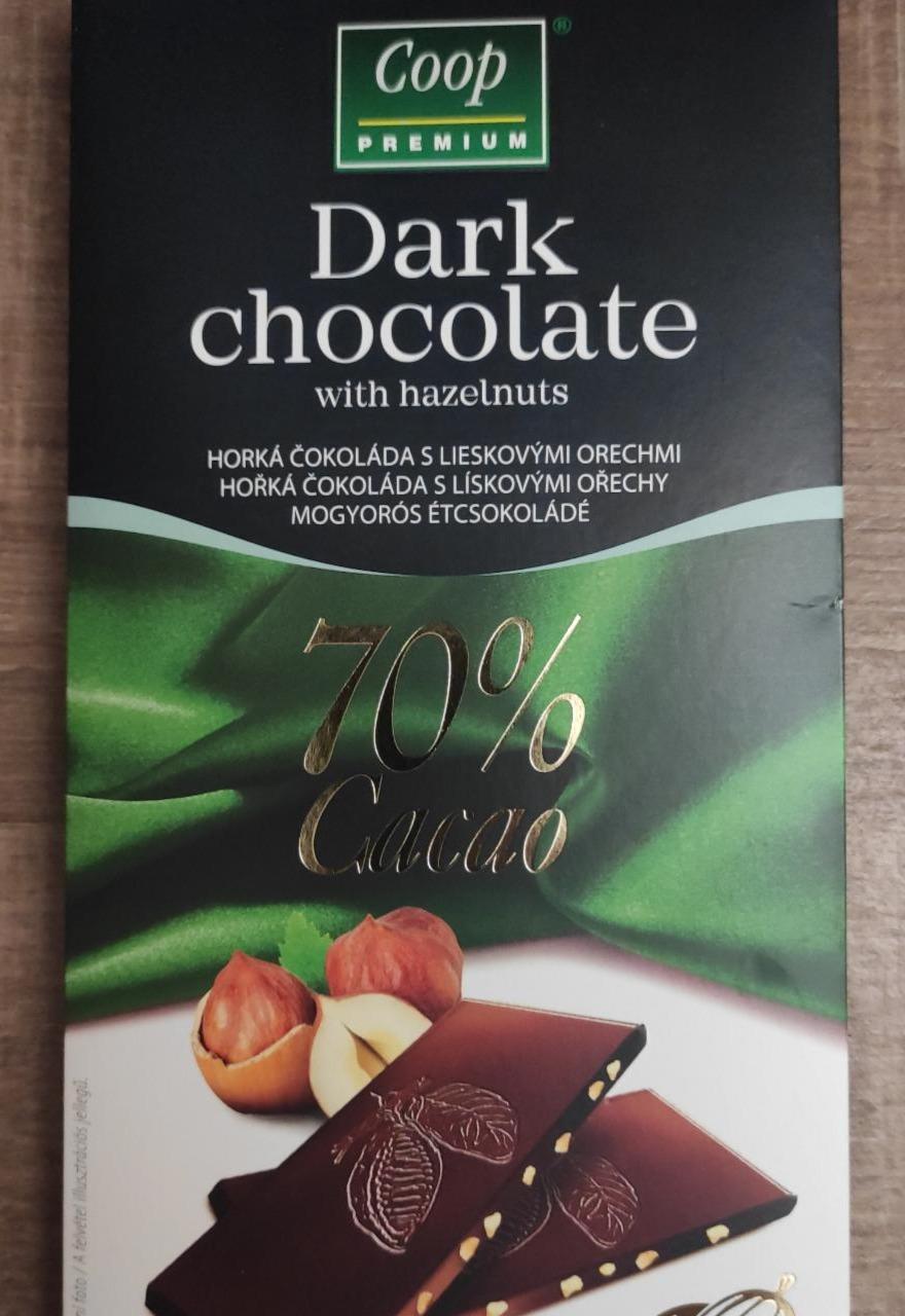 Fotografie - Dark chocolate with hazelnuts Coop Premium
