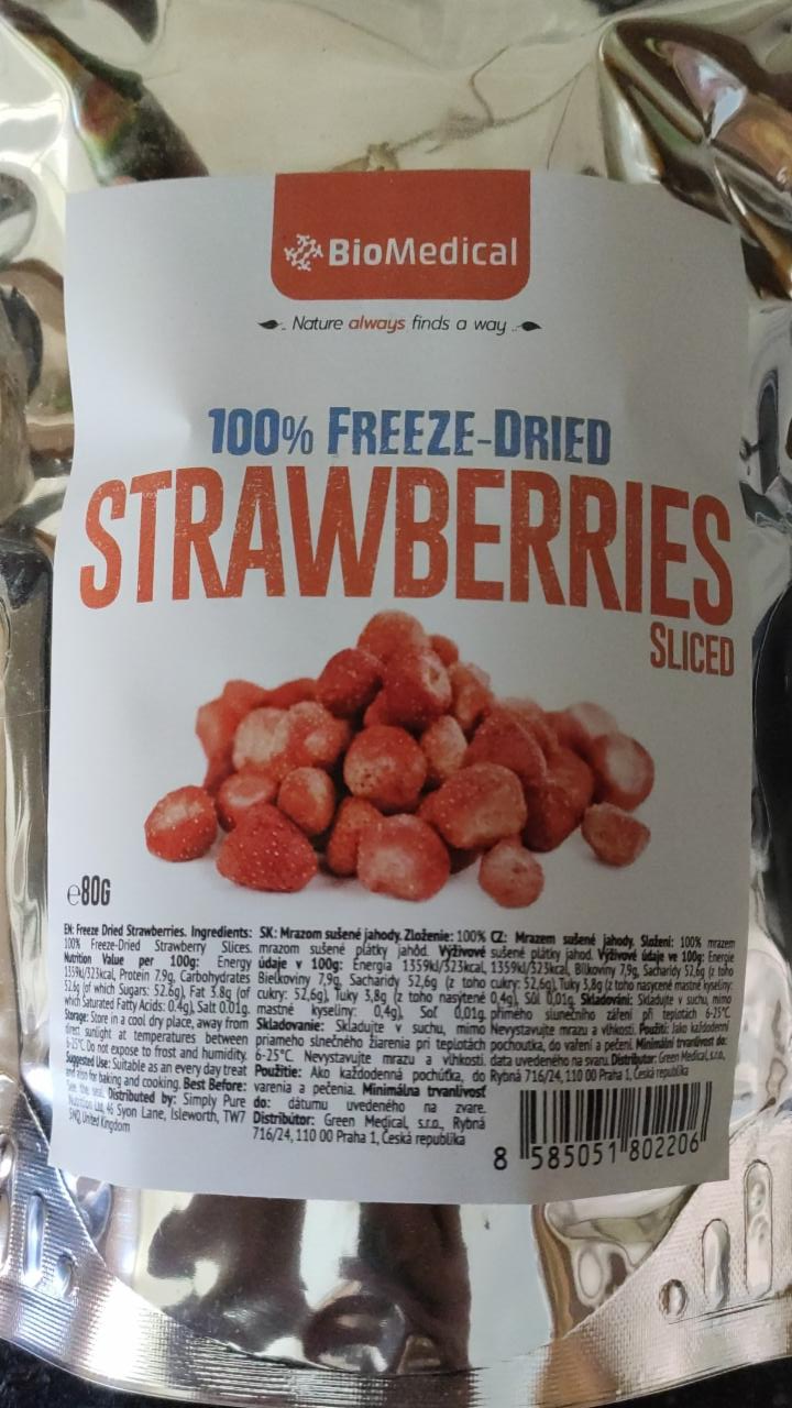 Fotografie - 100% freeze-dried strawberries 