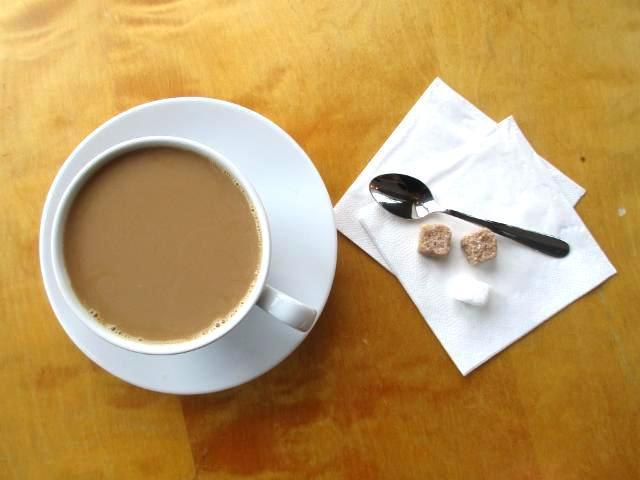 Fotografie - káva s mliekom a 2 cukre
