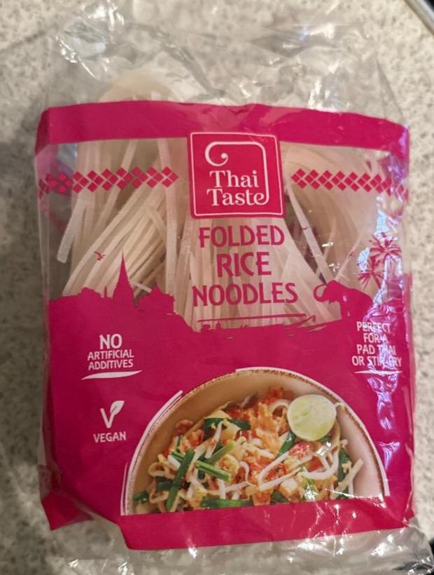 Fotografie - Folded Rice Noodles Thai Taste