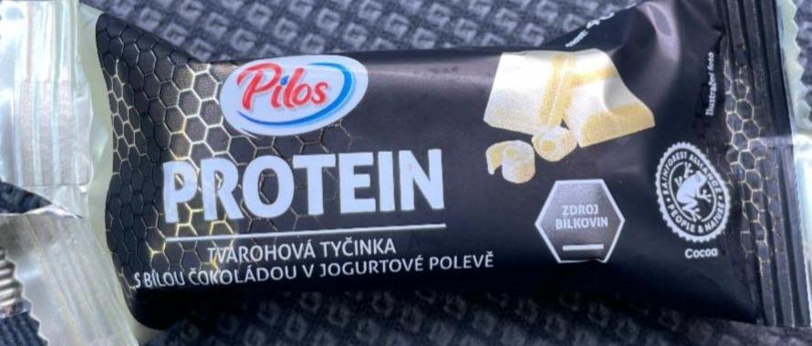 Fotografie - Protein tvarohová tyčinka s bílou čokoládou v jogurtové polevě Pilos
