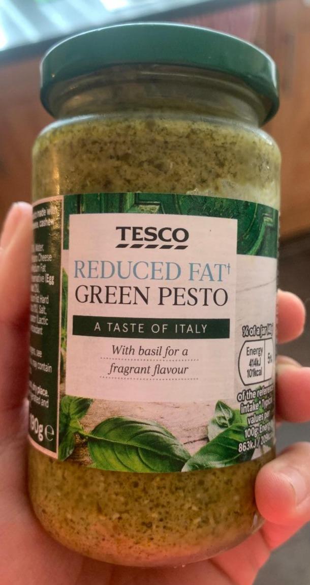 Fotografie - Reduced fat Green pesto Tesco