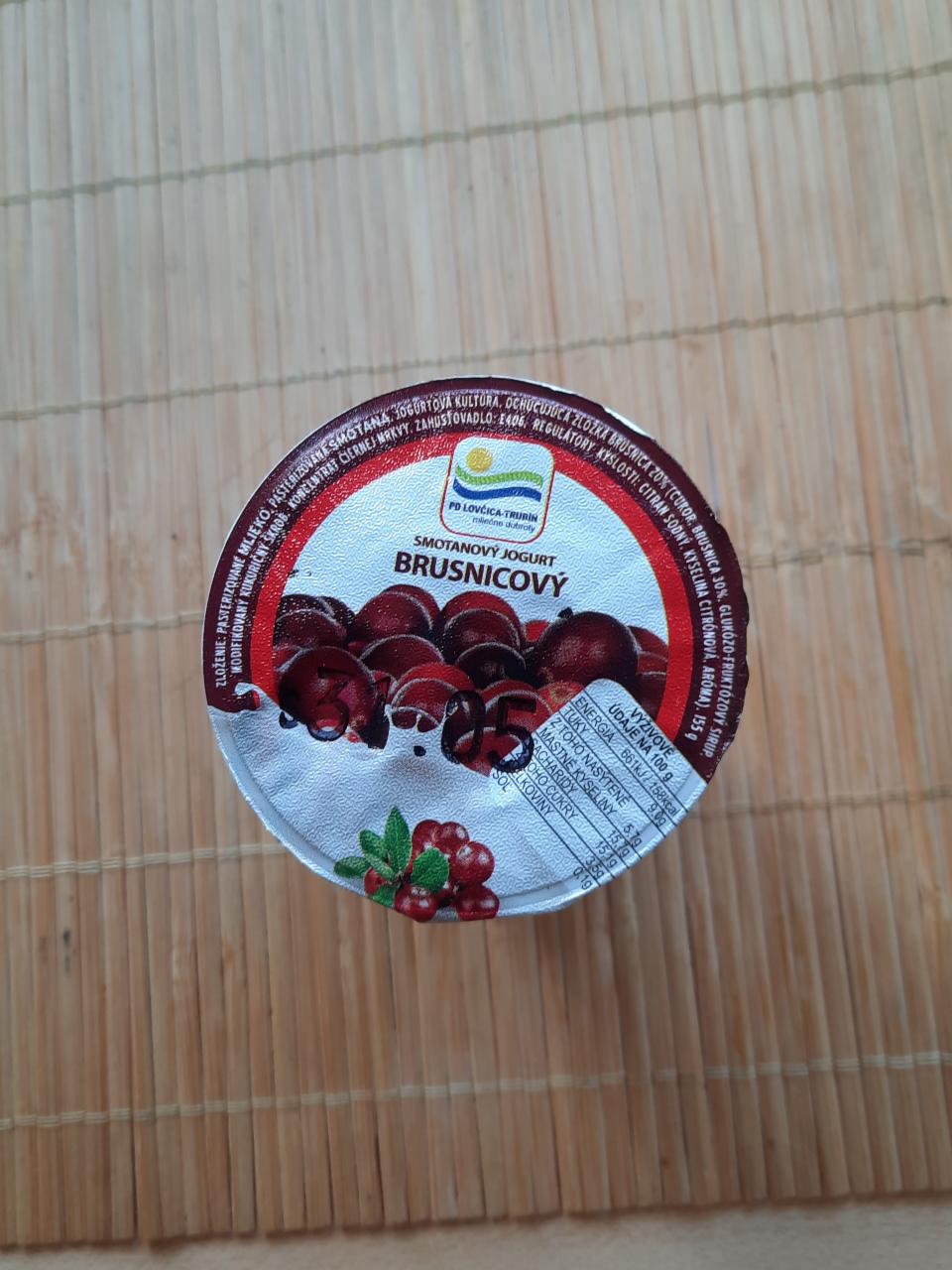 Fotografie - Smotanový jogurt brusnicový PD Lovčica Trubín