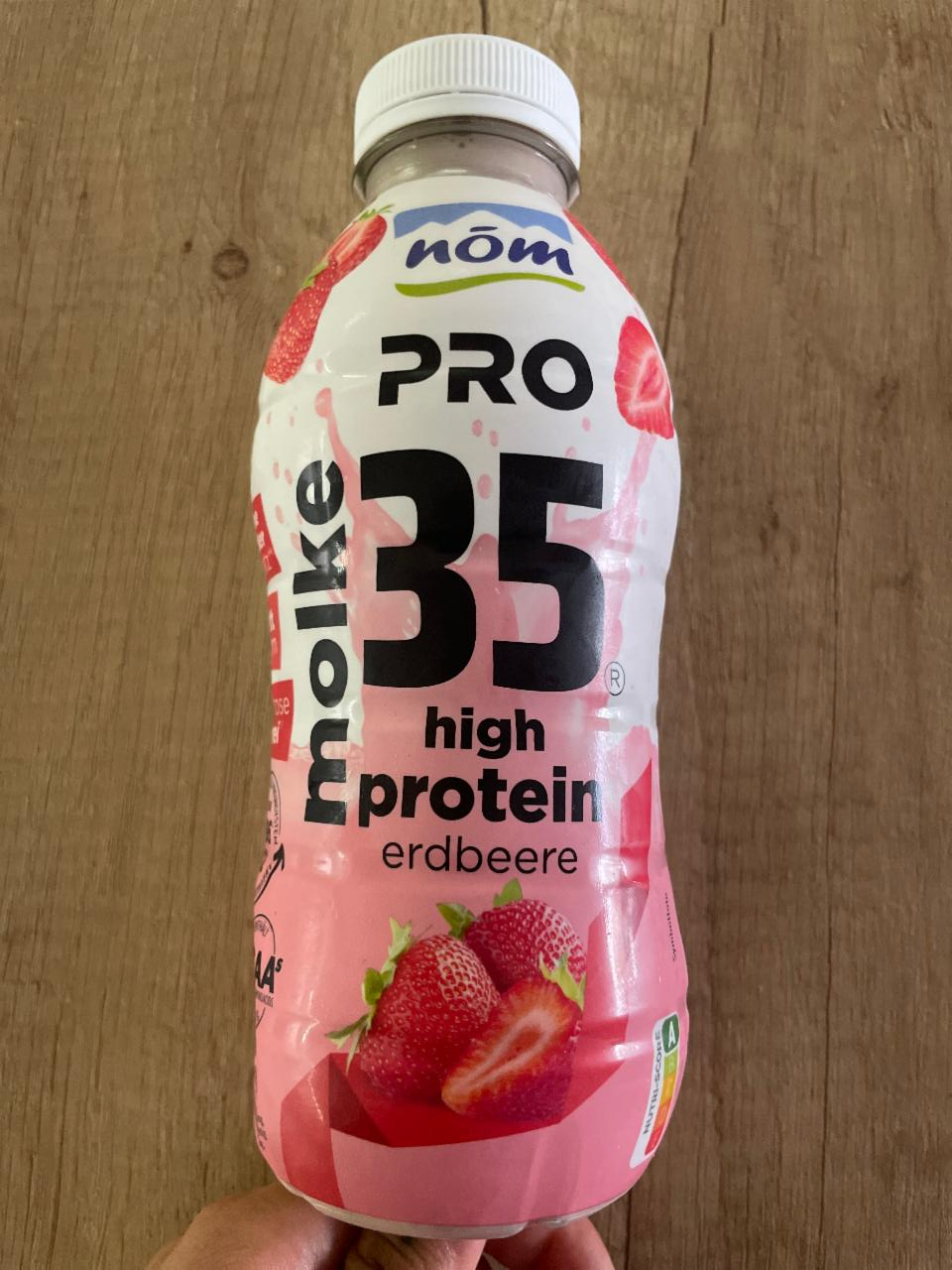 Fotografie - Pro 35 high protein erdbeere molke nóm