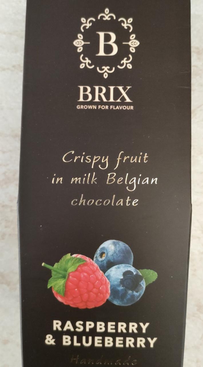 Fotografie - crispy fruit in milk Belgian chocolate