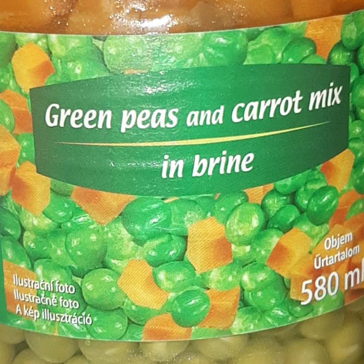 Fotografie - Green peas and carrot mix in brine Gaston