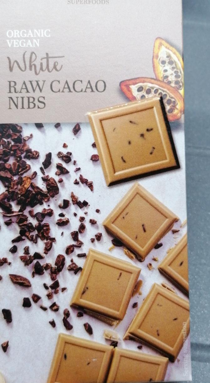 Fotografie - white raw cacao nibs čokoláda