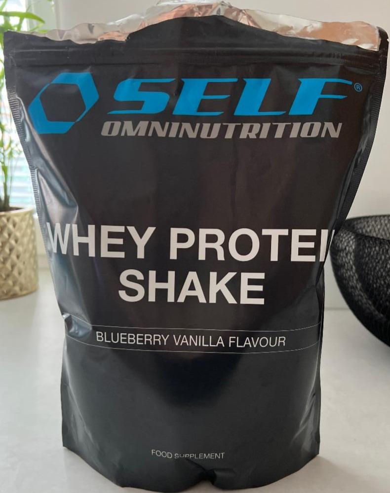 Fotografie - Whey protein shake blueberry vanilla flavour Self Omninutrition