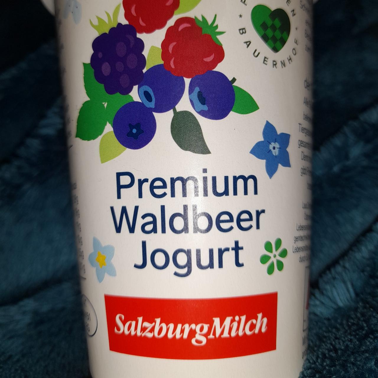 Fotografie - Premium Waldbeer Jogurt SalzburgMilch