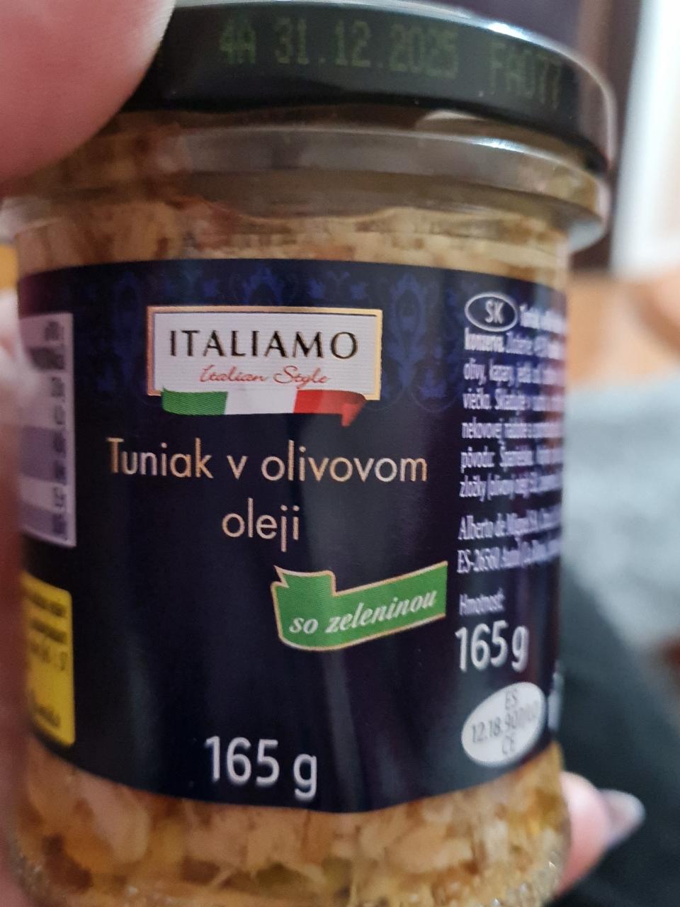 Fotografie - tuniak v olivovom oleji so zeleninou italiamo