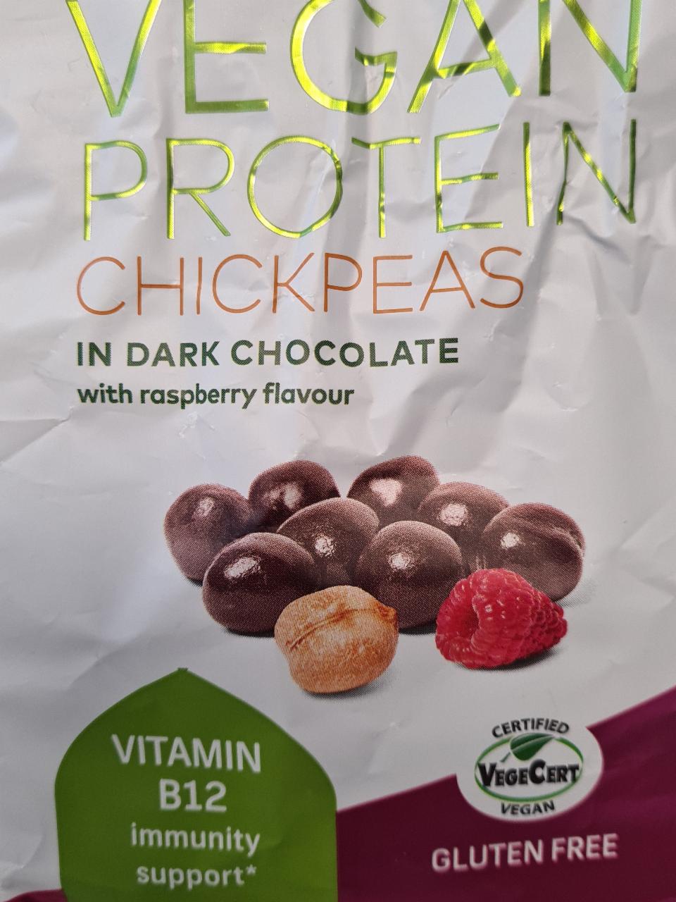 Fotografie - Vegan Protein chickpeas in dark chocolate with raspberry flavour