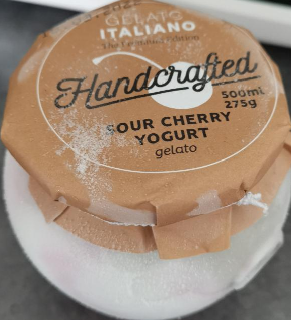 Fotografie - Gelato Italiano sour cherry yogurt gelato 