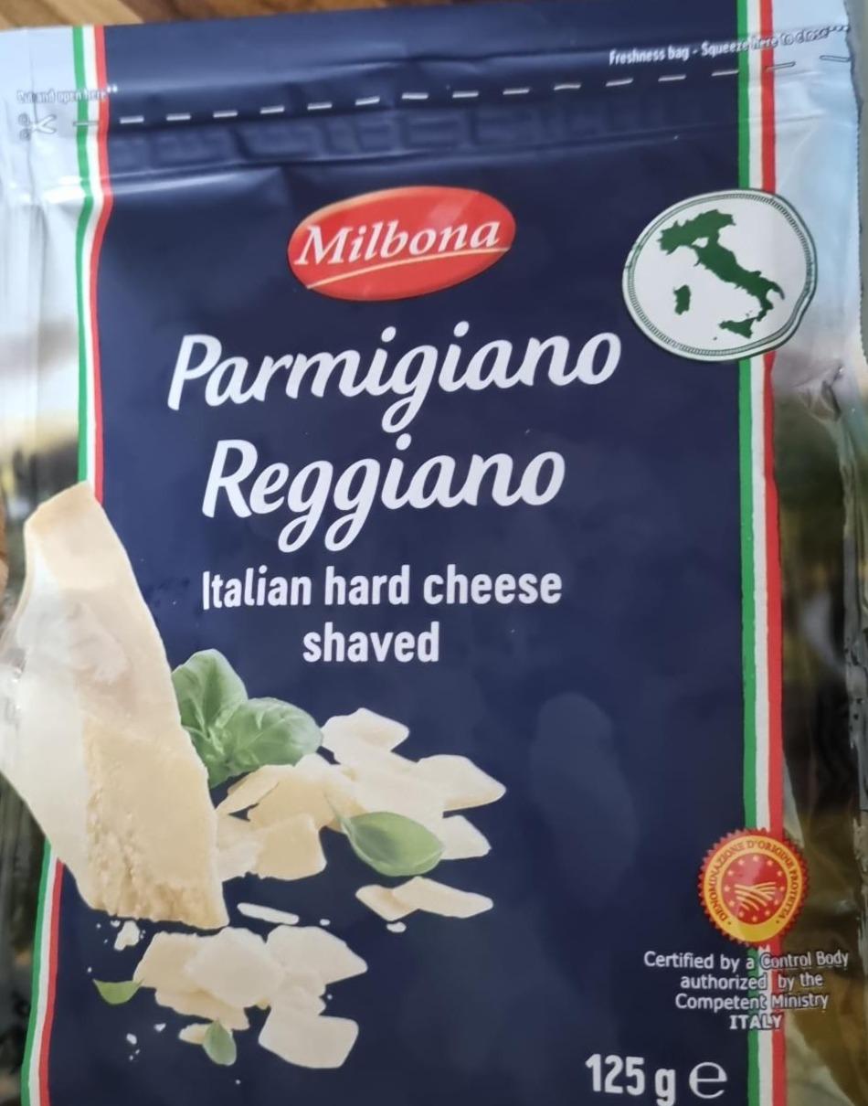 Fotografie - Parmigiano Reggiano Italian hard cheese shaved Milbona