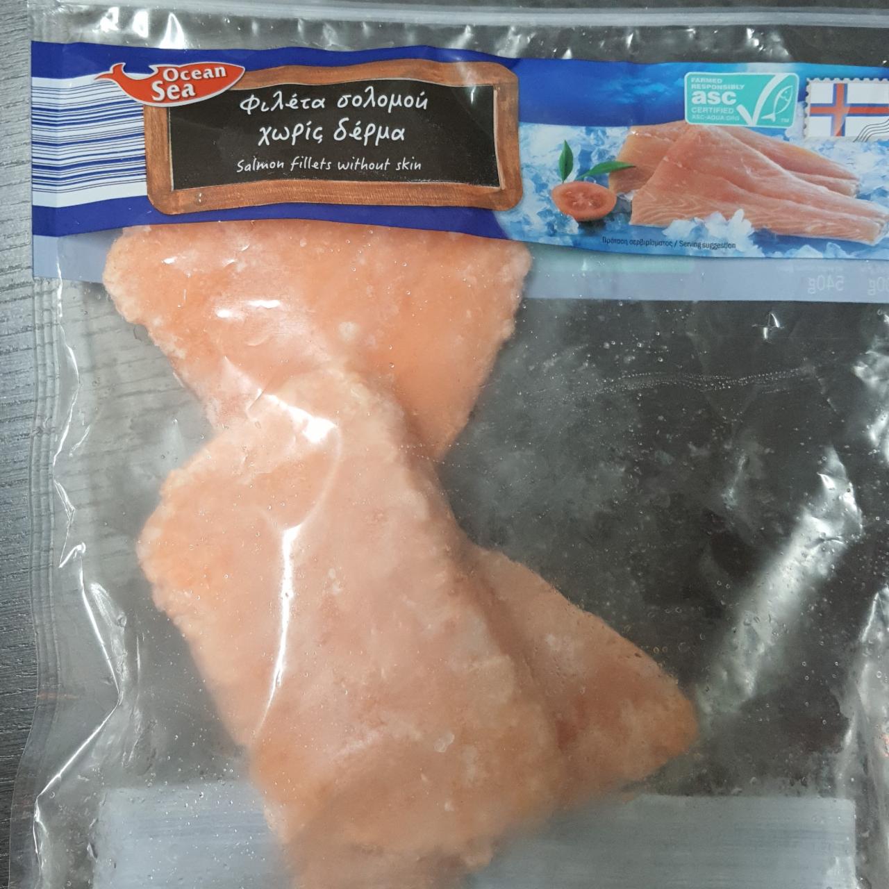 Fotografie - Salmon fillets without skin Ocean sea