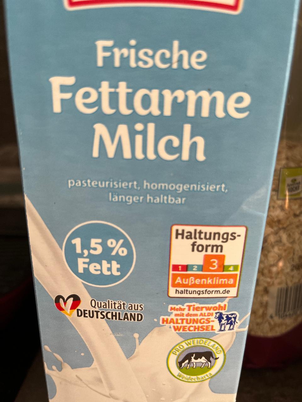 Fotografie - Frische Fettarme Milch 1.5%fett Milsani