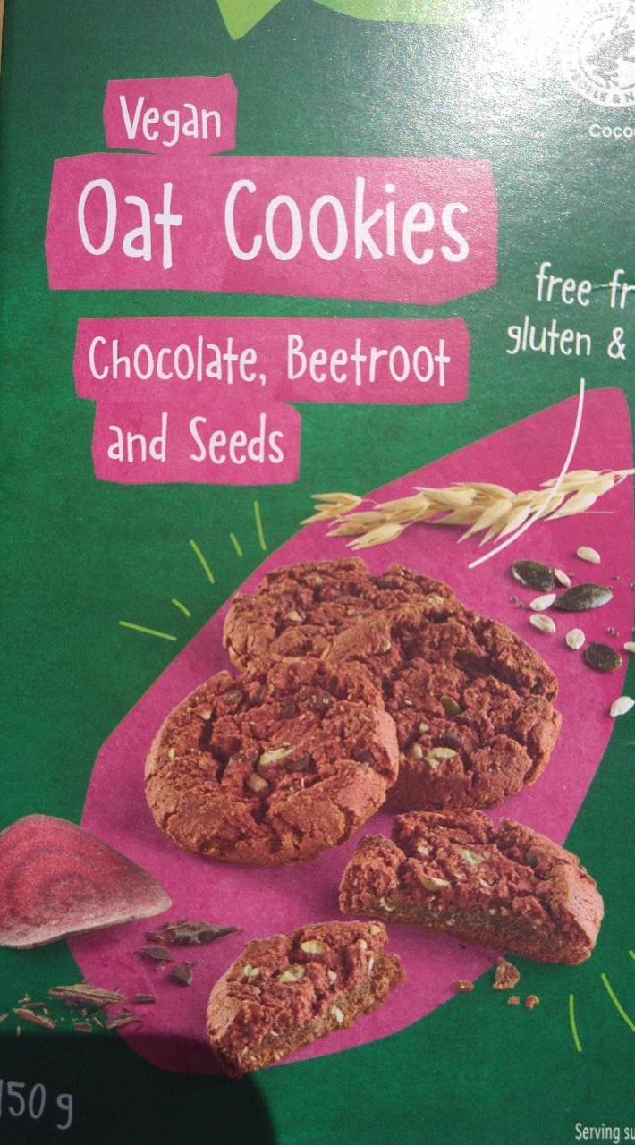 Fotografie - vegan oat cookies chocolate, beetroot and seeds