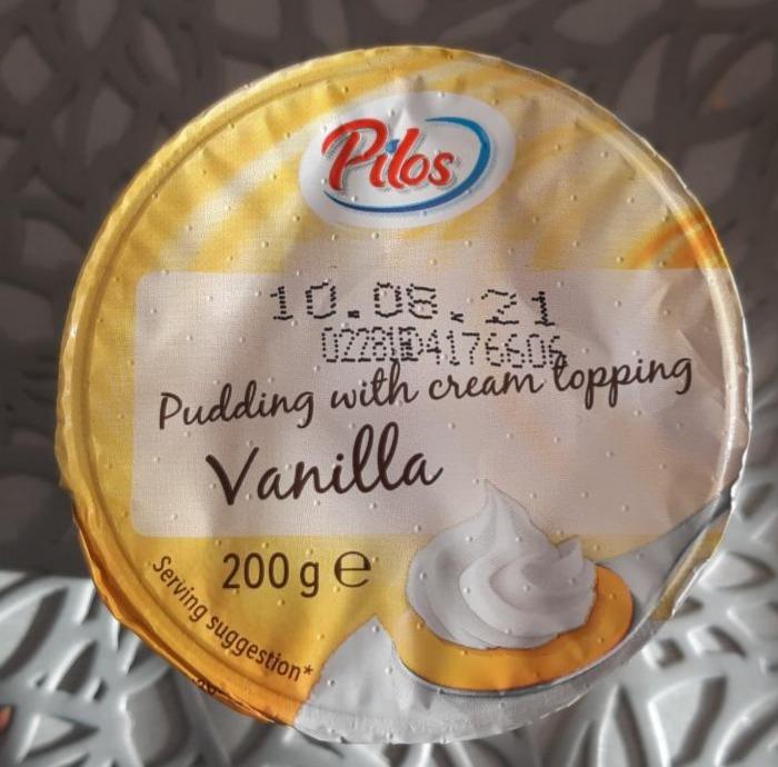 Fotografie - pilos pudding with cream topping vanilla