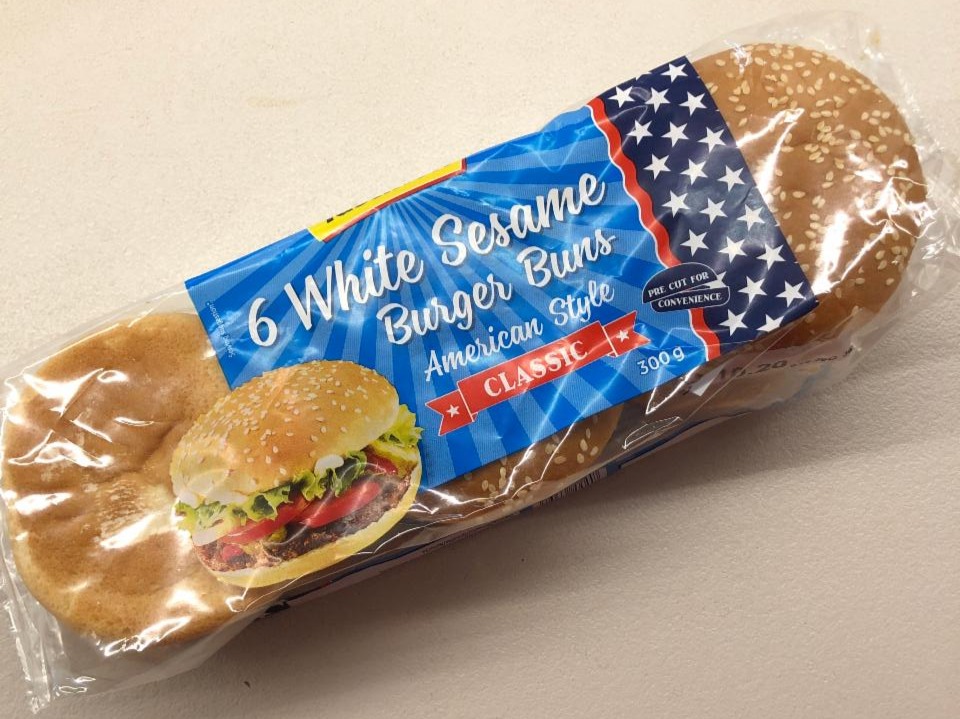 Fotografie - 6 White sesame burger buns American style Classic