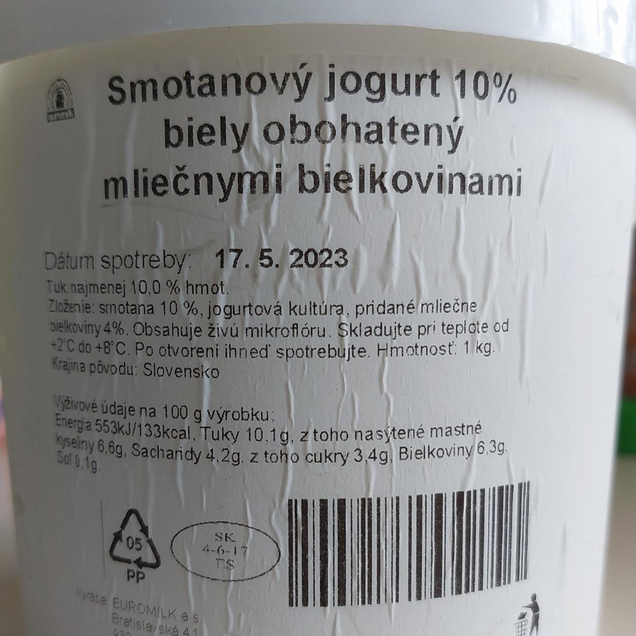 Fotografie - Smotanový jogurt 10% biely obohatený mliečnymi bielkovinami Euromilk