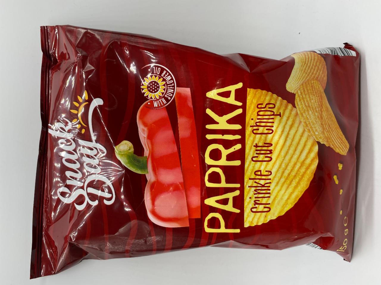 Fotografie - snack day paprika crinkle cut chips