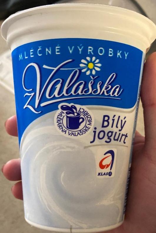 Fotografie - biely jogurt z Valašska 3.1 % tuku Mlékárna Valašské Meziříčí