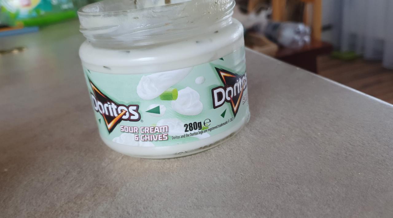 Fotografie - doritos sour cream a chives dip
