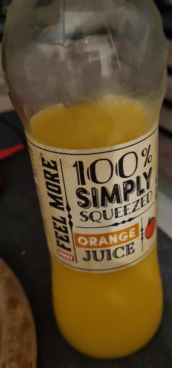 Fotografie - Simply squeezed orange juice