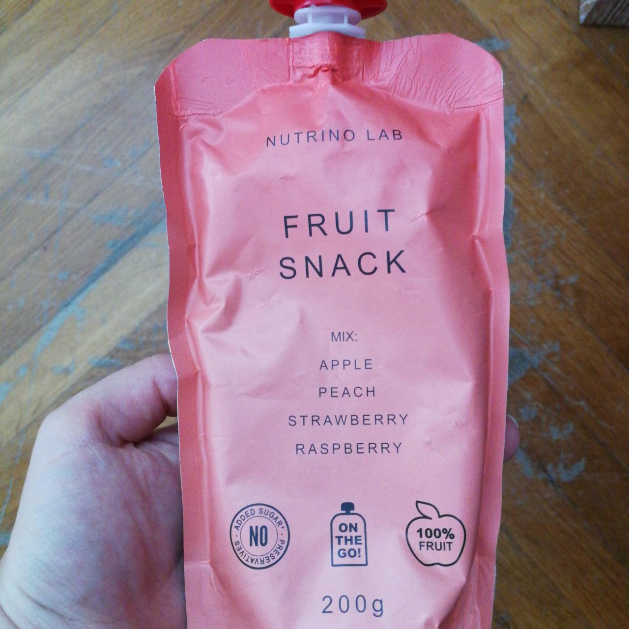 Fotografie - Fruit snack Nutrition Lab apple peach strawberry raspberry