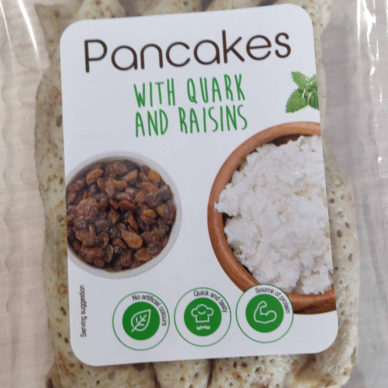 Fotografie - Pancakes with quark and raisins