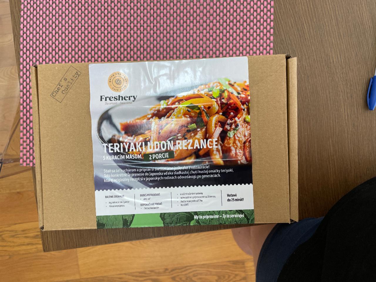 Fotografie - FRESHERY box Teriyaki Ubdon rezance s kuracím mäsom
