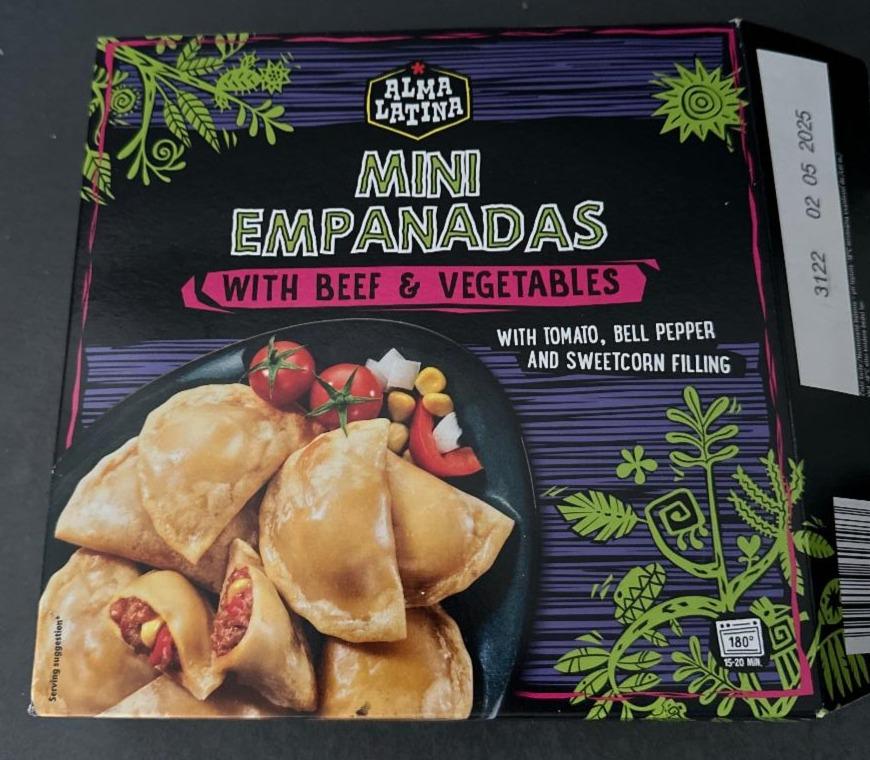 Fotografie - Mini Empanadas with beef & vegetables Alma Latina