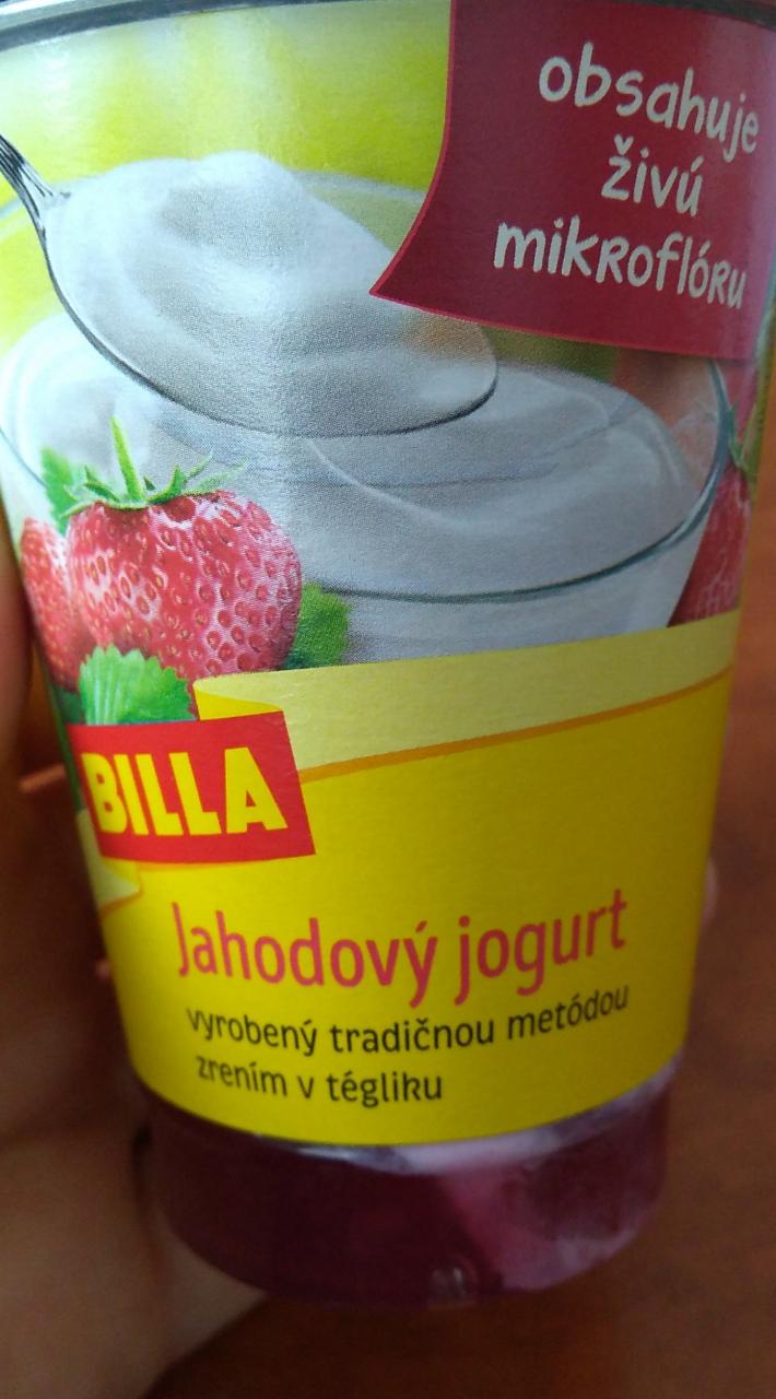 Fotografie - jahodový jogurt Billa