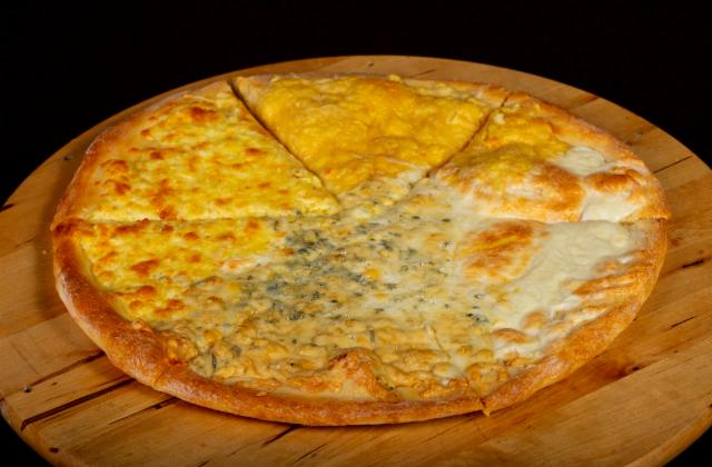 Fotografie - pizza 4 syry priemer