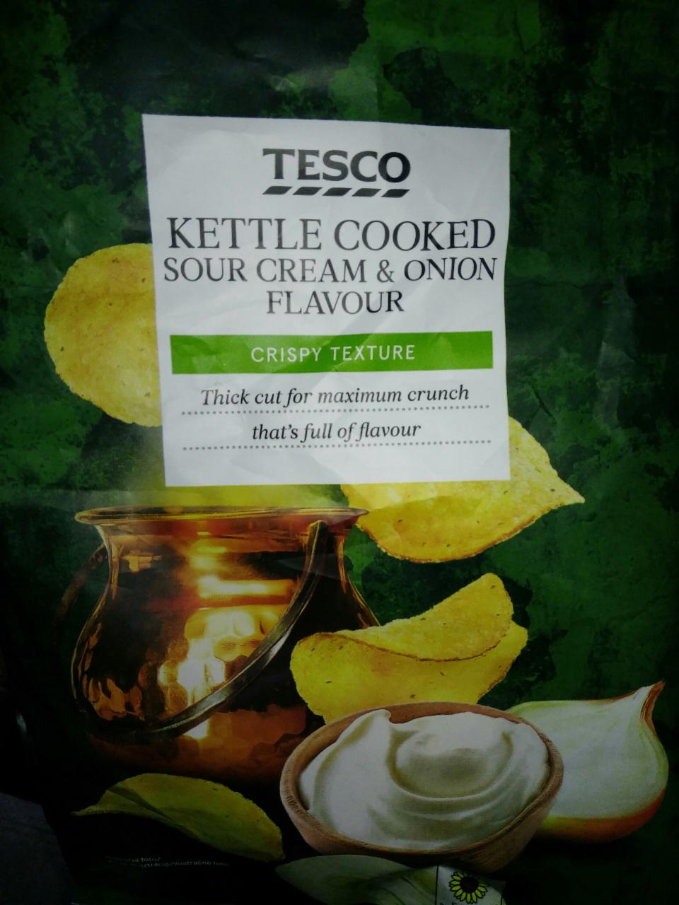 Fotografie - Kettle Chips Sour Cream & Onion flavour crispy texture Tesco
