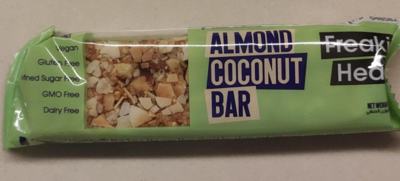 Fotografie - Almond coconut bar Freakin healthy