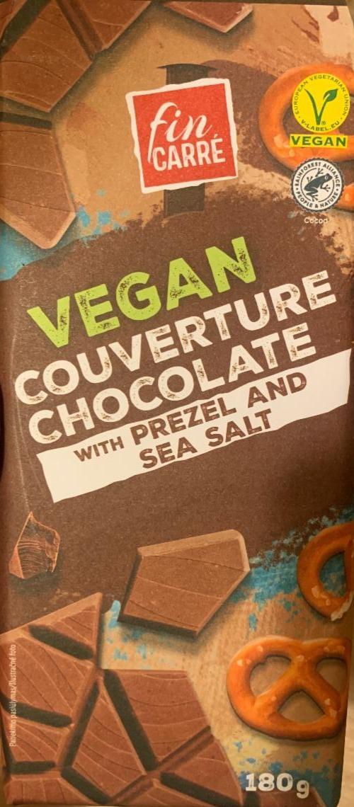 Fotografie - vegan couverture chocolate with prezel and sea salt