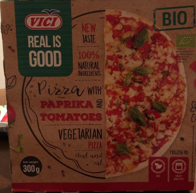 Fotografie - Vici pizza with paprika and tomatoes