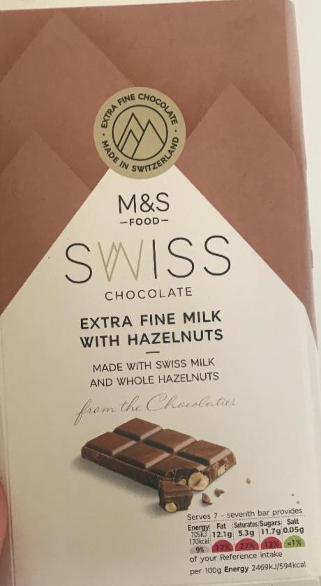 Fotografie - Swiss chocolate Extra fine milk with hazelnuts M&S Food