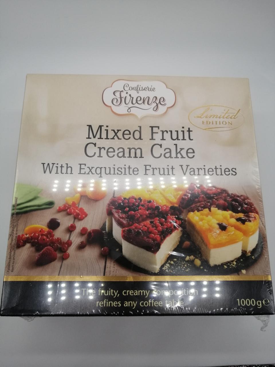 Fotografie - mixed fruit cream cake raspberry