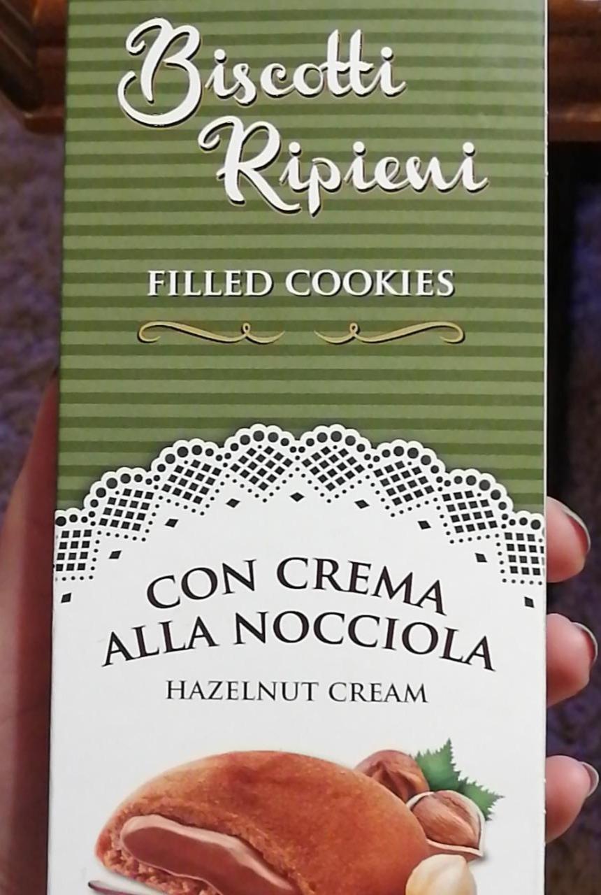 Fotografie - Biscotti Ripieni Filled Cookies con crema alla nocciola Hazelnut cream