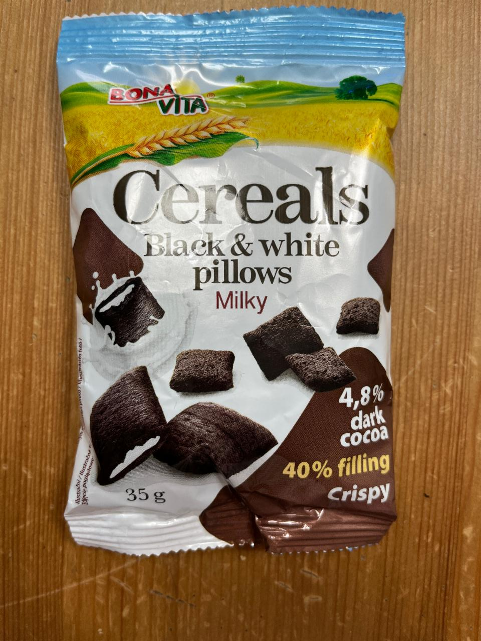Fotografie - Cereals Black & White pillows Milky Bona Vita