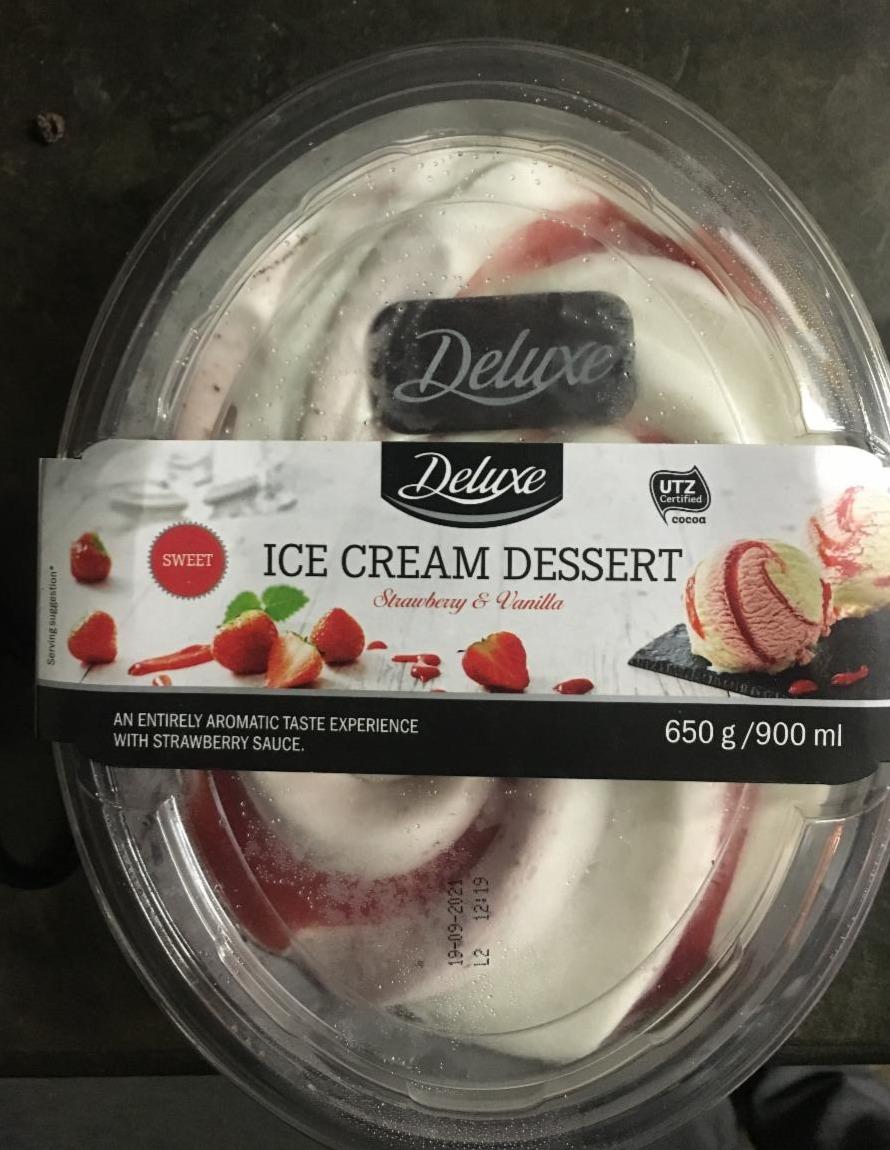 Fotografie - Ice Cream Dessert Strawberry & Vanilla Deluxe