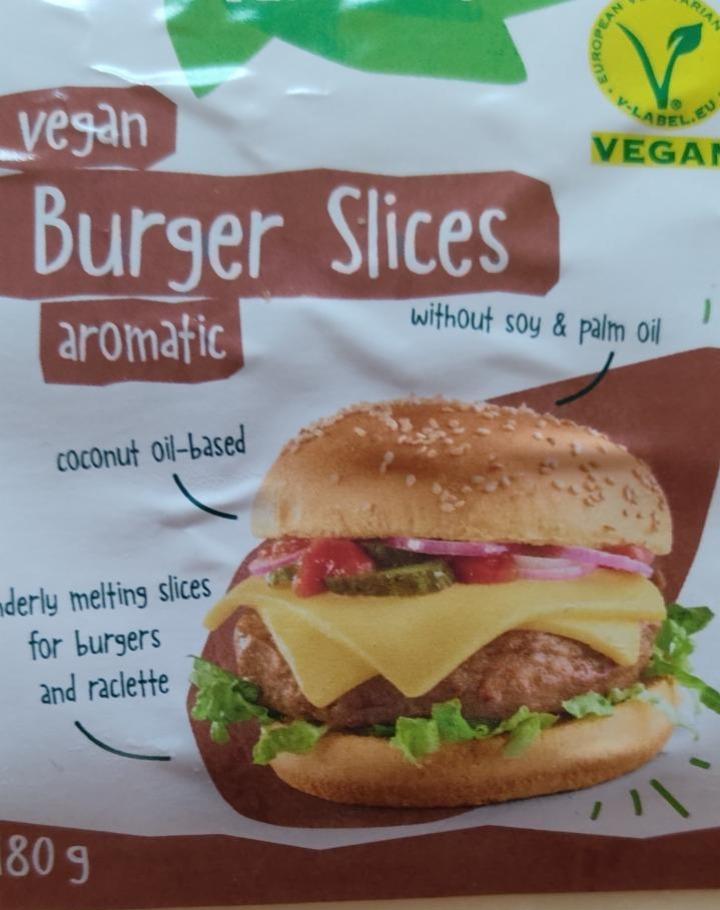 Fotografie - Vegan burger slices aromatic