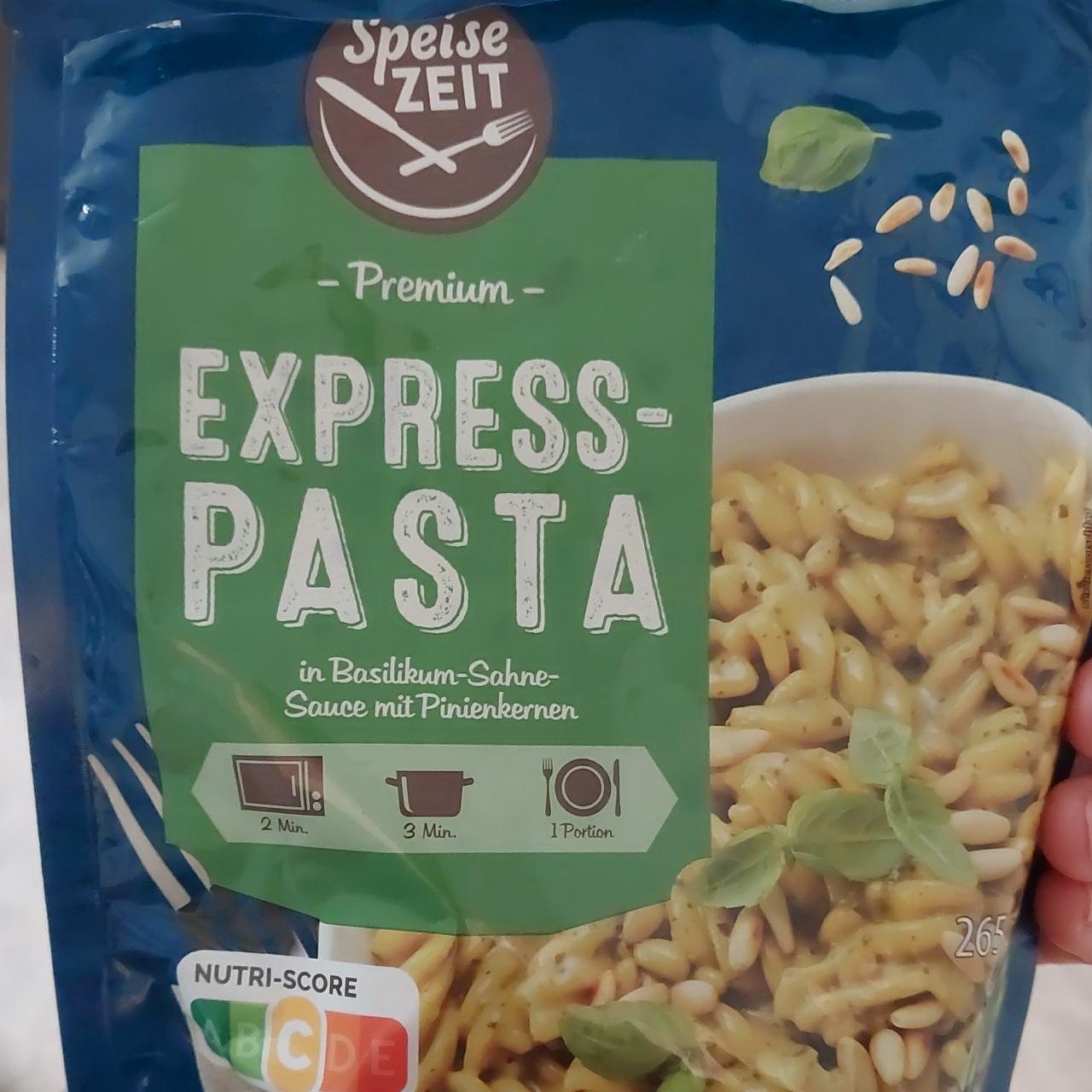 Fotografie - Express-Pasta in Basilikum-Sahne-Sauce mit Pinienkerne Speise Zeit
