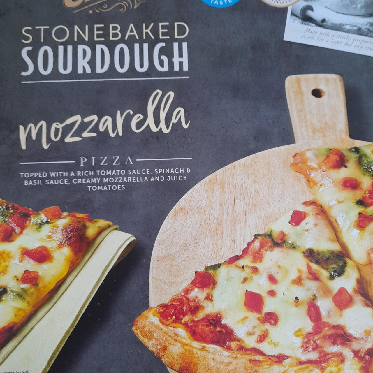 Fotografie - Stonebaked sourdough mozzarella pizza Carlos