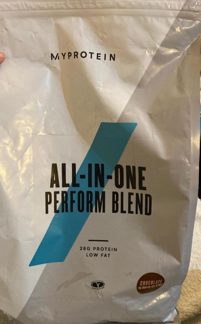 Fotografie - All-In-One Perform Blend Chocolate Smooth Myprotein