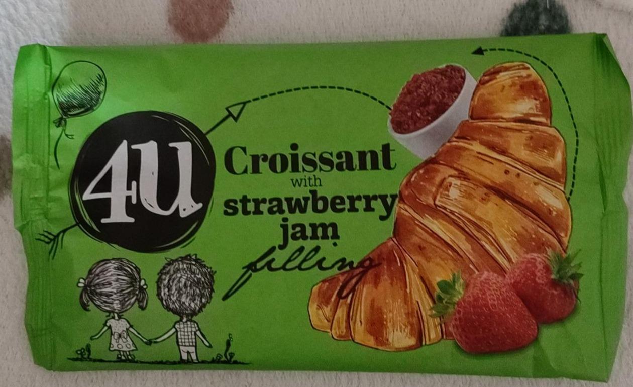 Fotografie - Croissant with strawberry jam filling 4U