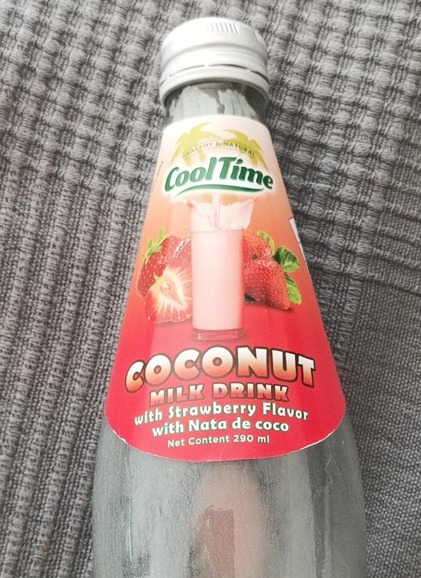 Fotografie - Coconut Milk Drink Strawberry Cool Time