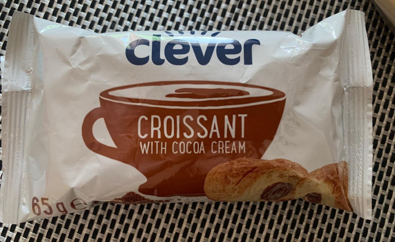 Fotografie - Croissant with cocoa cream Clever