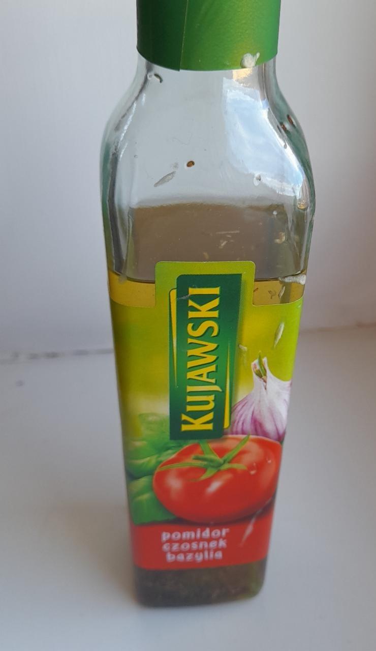 Fotografie - Kujawski olej so sušenou paradajkou, bazalkou a cesnakom